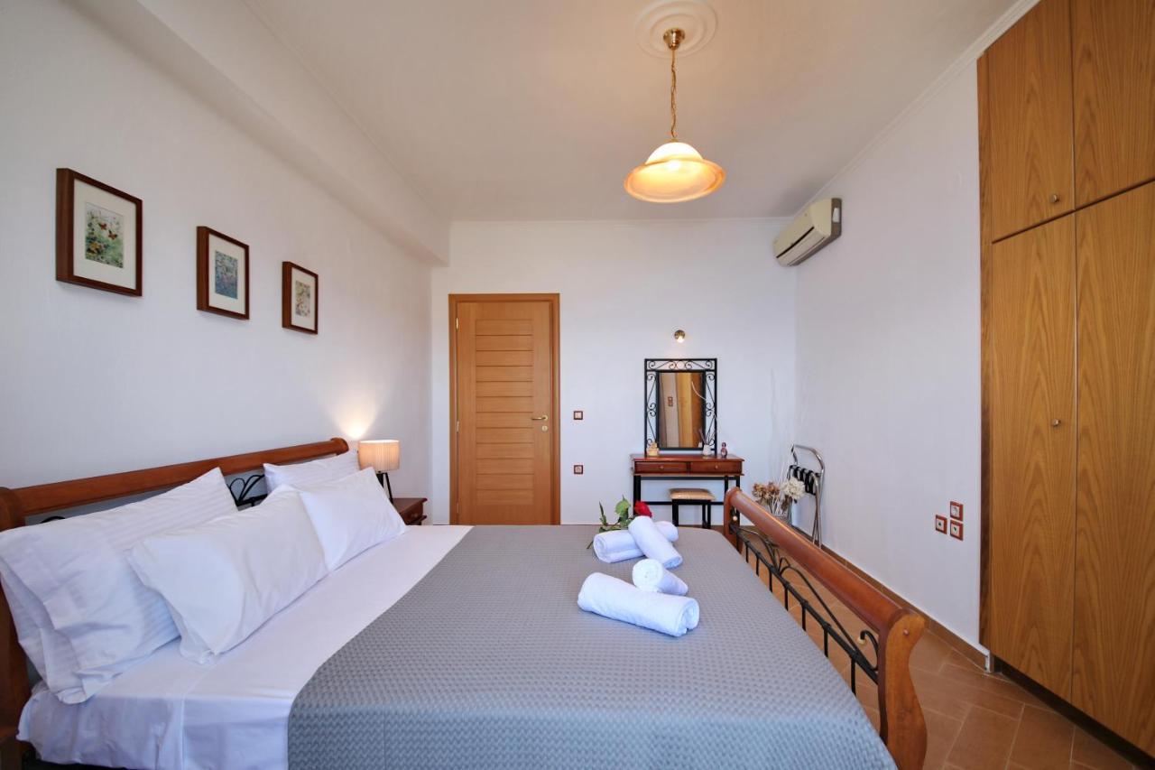 Villa Margini, Aegean Views , Pool Villa, Skopelos Экстерьер фото