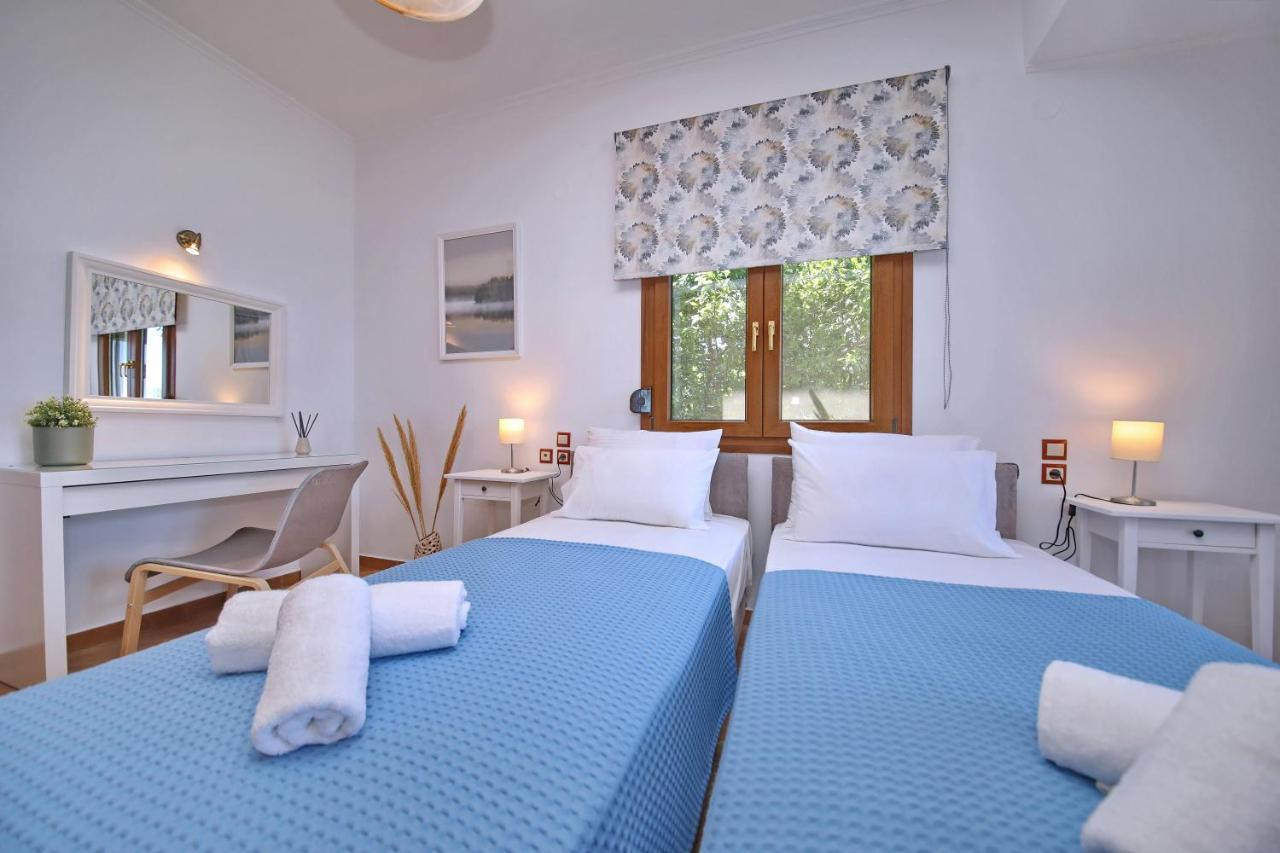 Villa Margini, Aegean Views , Pool Villa, Skopelos Экстерьер фото