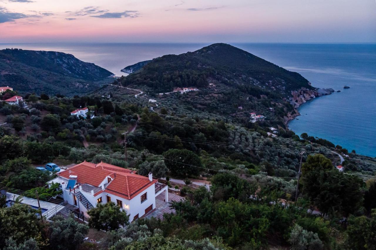 Villa Margini, Aegean Views , Pool Villa, Skopelos Экстерьер фото